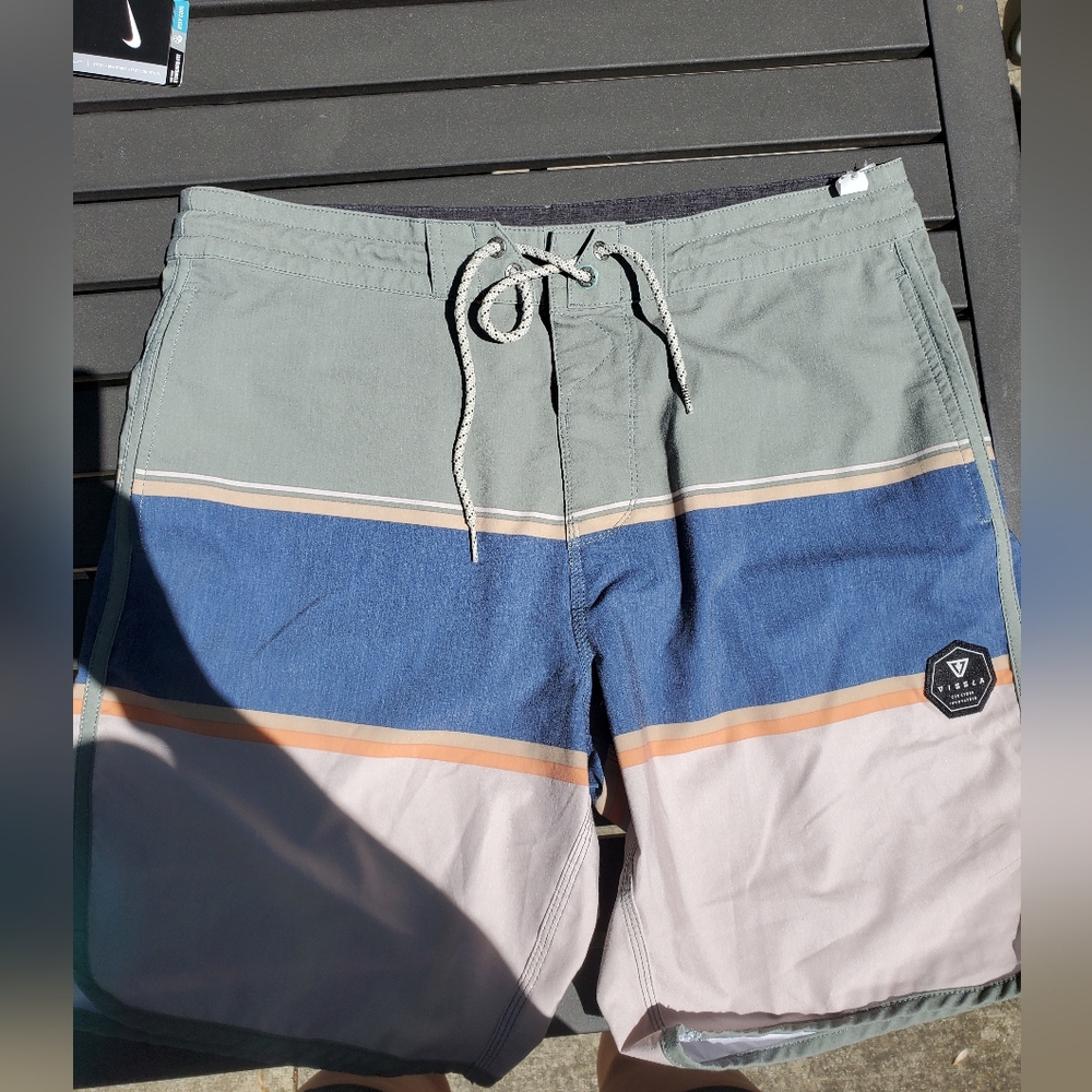 Vissla swimming trunks size 33 upcycle coconut poly cotton stretch green blue ta
